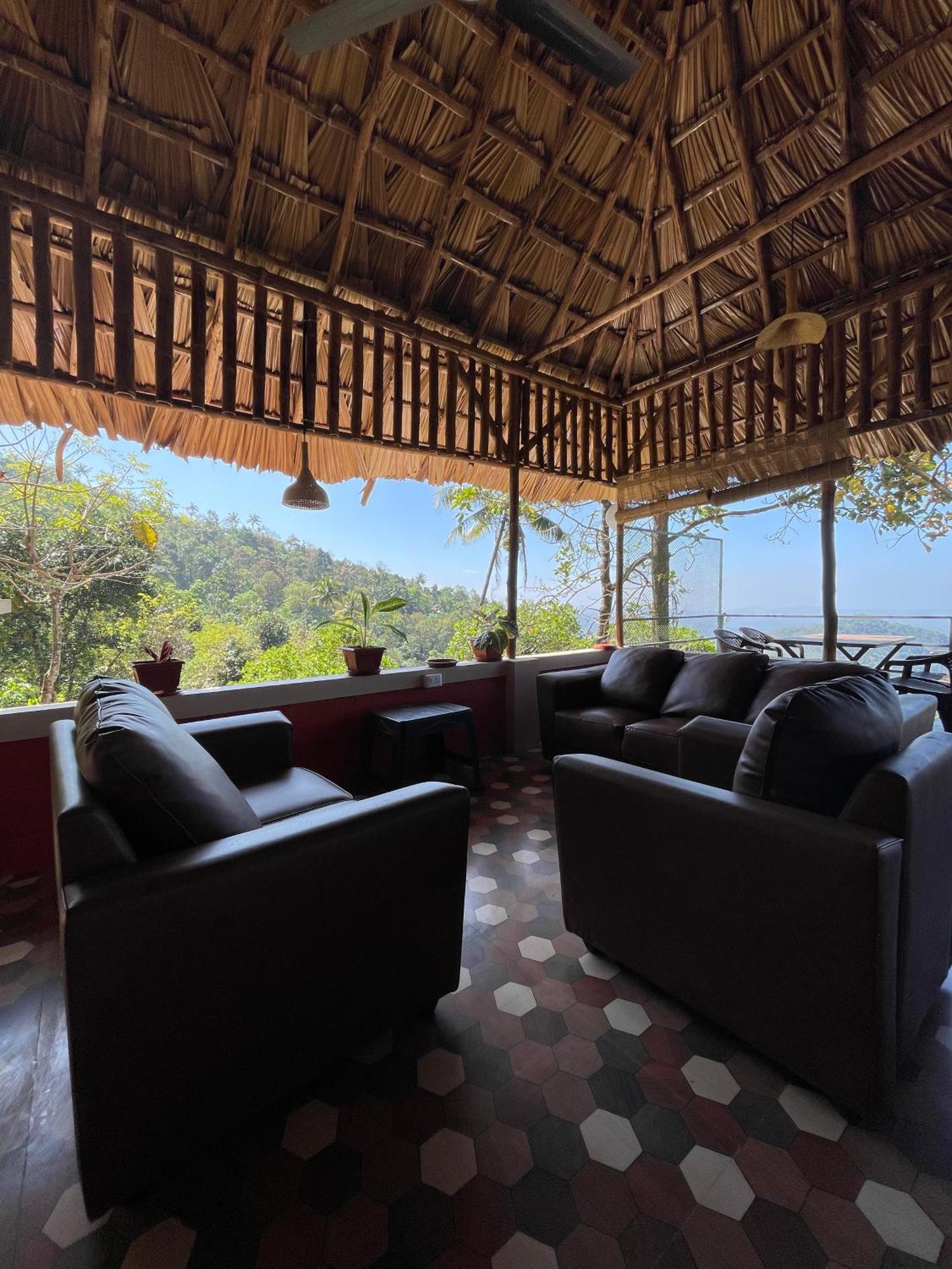Sunset Valley Kerala Pool Resort - Serene Natural Forest Cottage Stay In Idukki With Sunrise & Sunset Panoramas, Natural Streams & Tranquil Summer Evenings Pīrmed Exterior foto