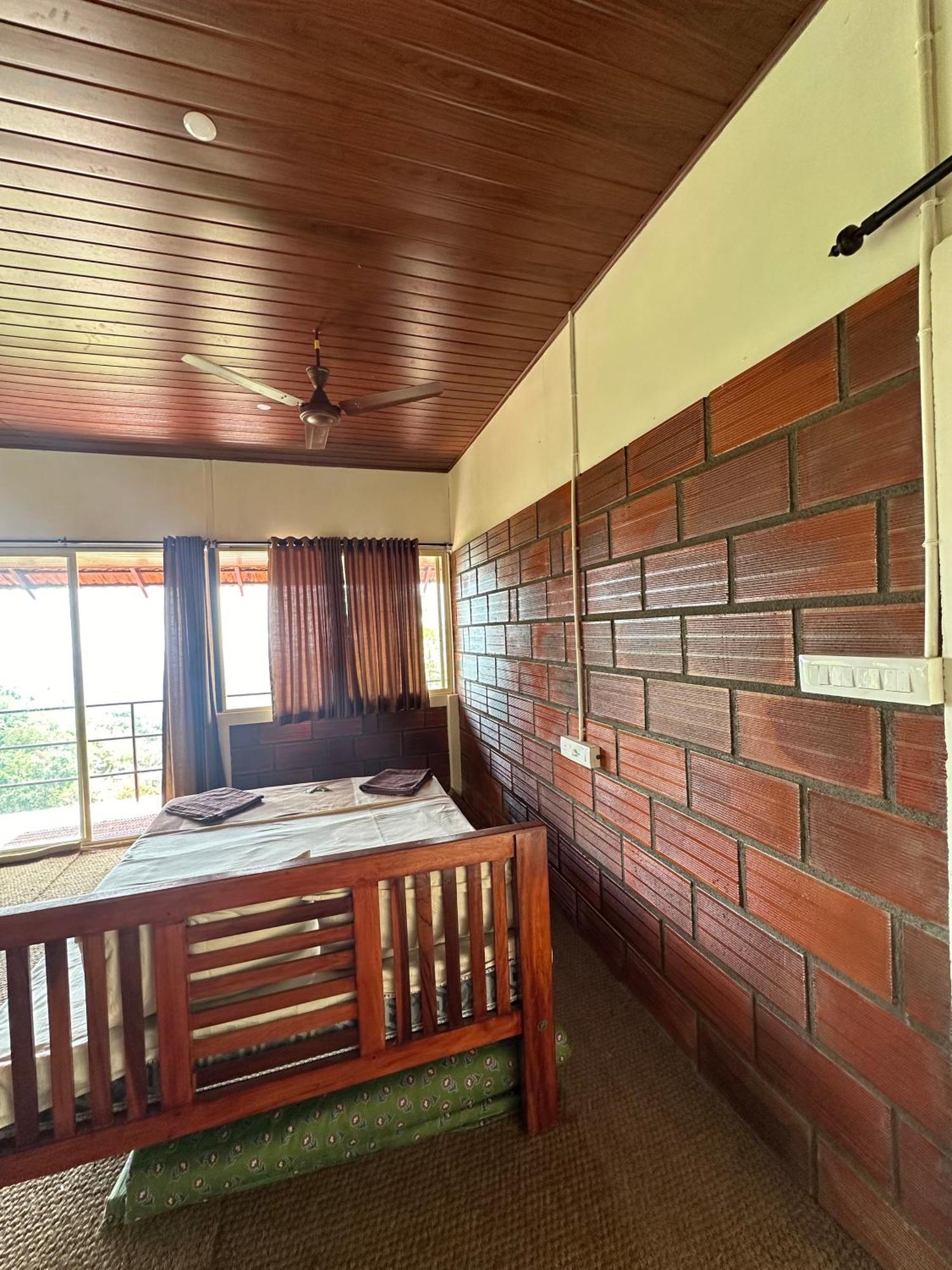 Sunset Valley Kerala Pool Resort - Monsoon Forest Cottage Stay In Idukki With Private Waterfalls, Natural Streams & Breathtaking Views Pīrmed Exterior foto