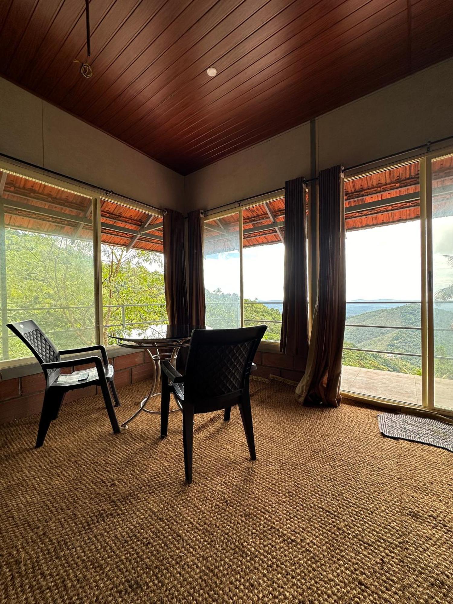 Sunset Valley Kerala Pool Resort - Serene Natural Forest Cottage Stay In Idukki With Sunrise & Sunset Panoramas, Natural Streams & Tranquil Summer Evenings Pīrmed Exterior foto