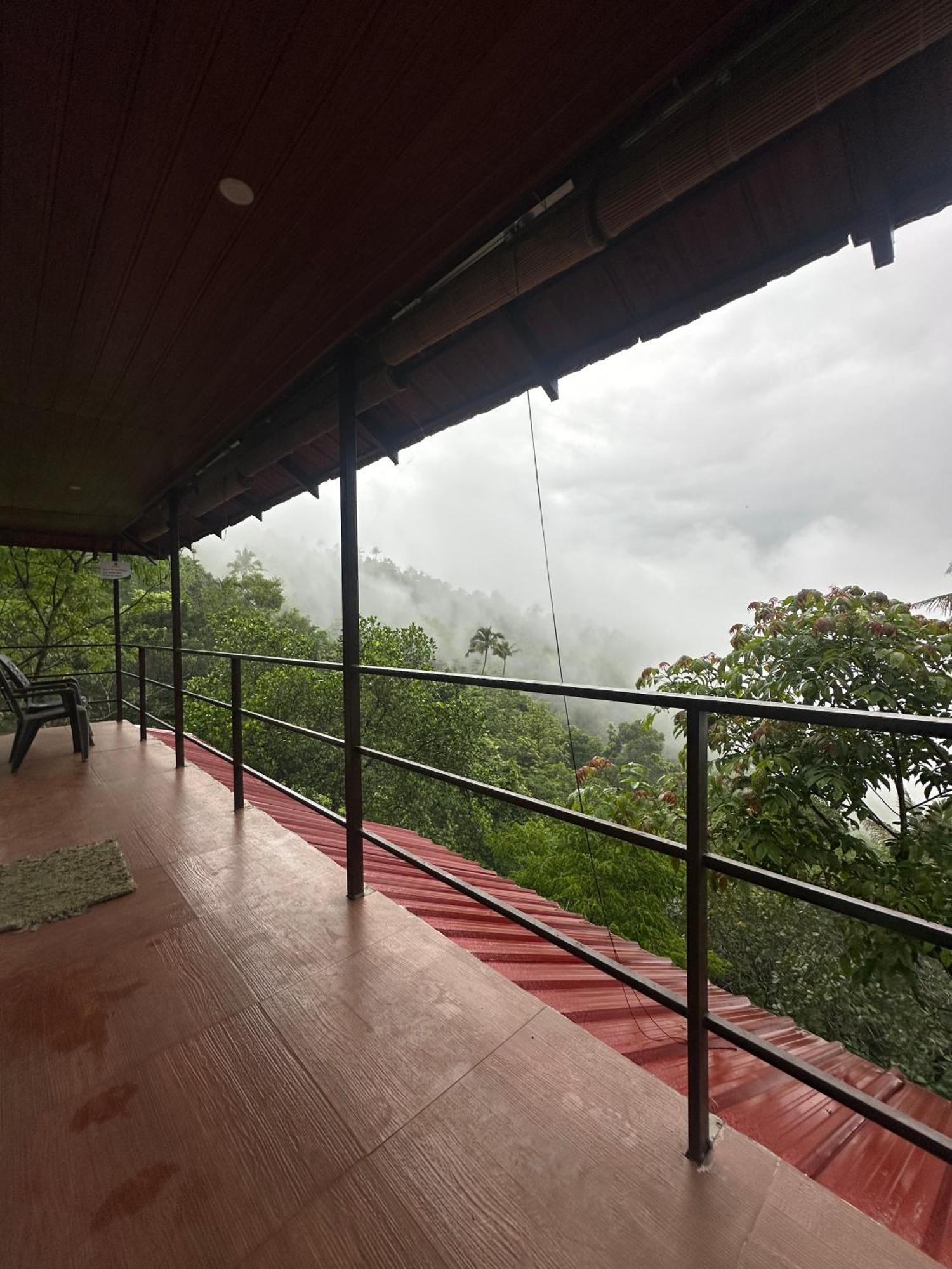 Sunset Valley Kerala Pool Resort - Serene Natural Forest Cottage Stay In Idukki With Sunrise & Sunset Panoramas, Natural Streams & Tranquil Summer Evenings Pīrmed Exterior foto