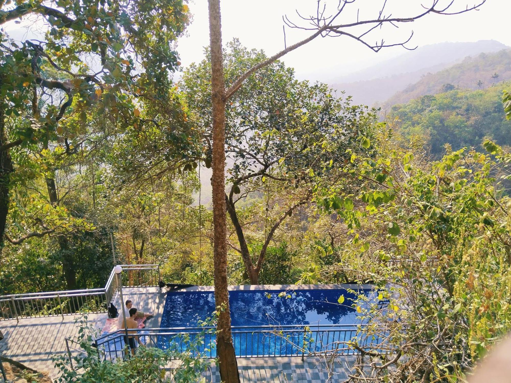 Sunset Valley Kerala Pool Resort - Serene Natural Forest Cottage Stay In Idukki With Sunrise & Sunset Panoramas, Natural Streams & Tranquil Summer Evenings Pīrmed Exterior foto